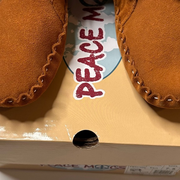 New Fringed Moccasins in Tan - Picture 13 of 14